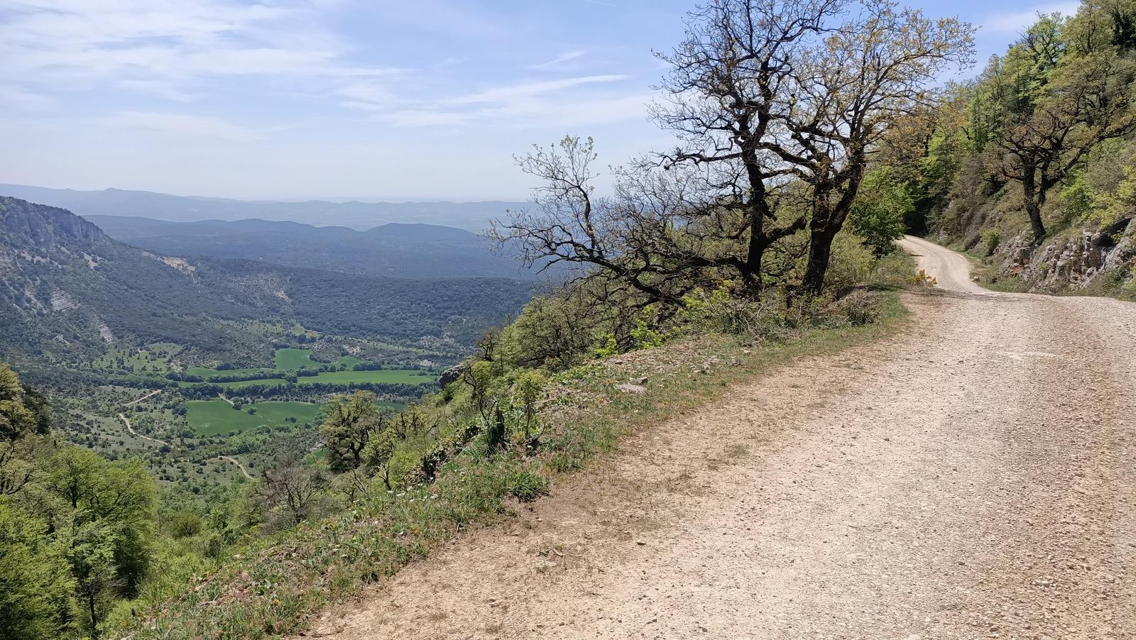 Inicio del descenso de Lokiz hacia el Valle de Lana