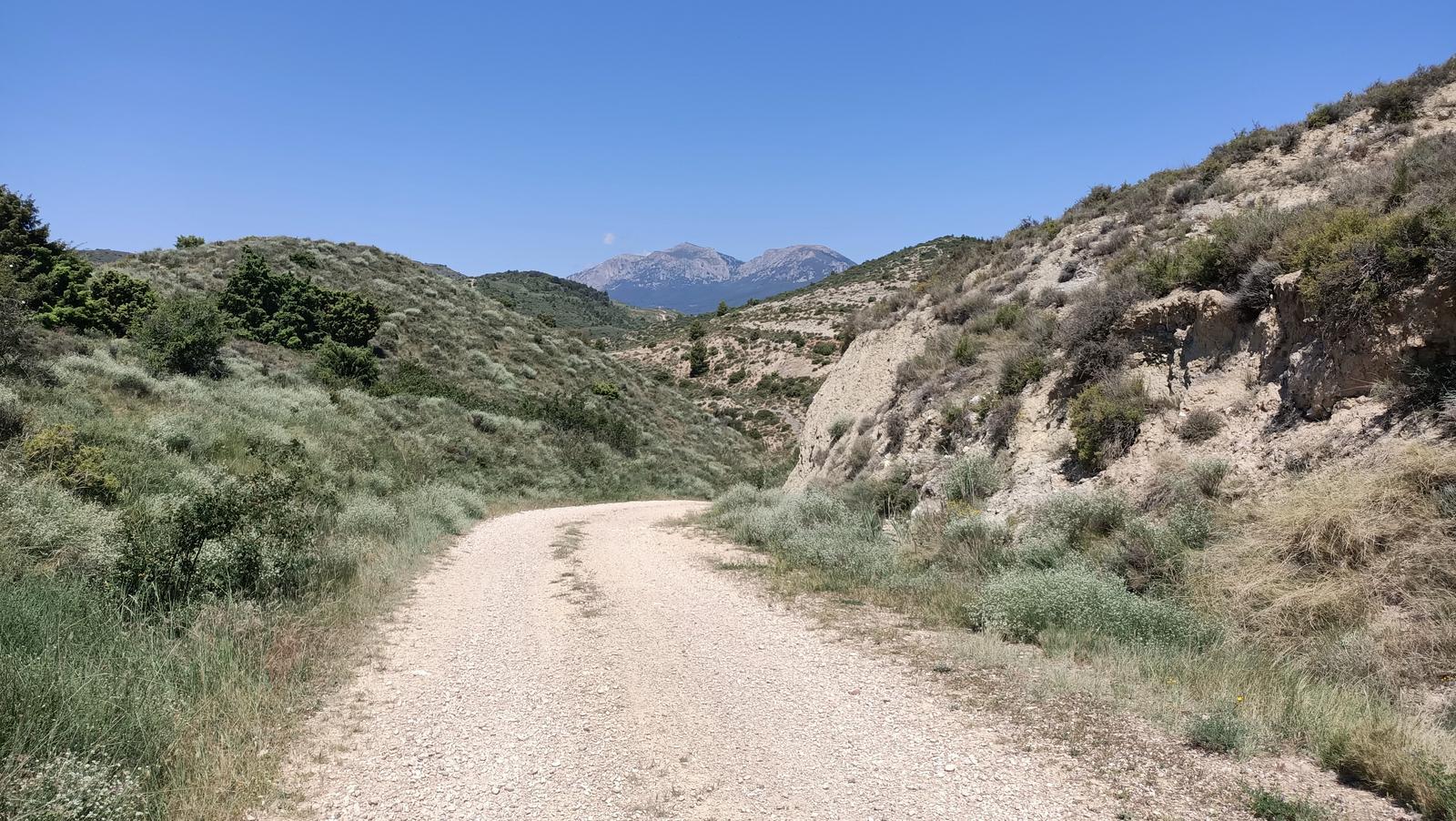 Paisaje ruta en bicicleta gravel por Tierra Estella