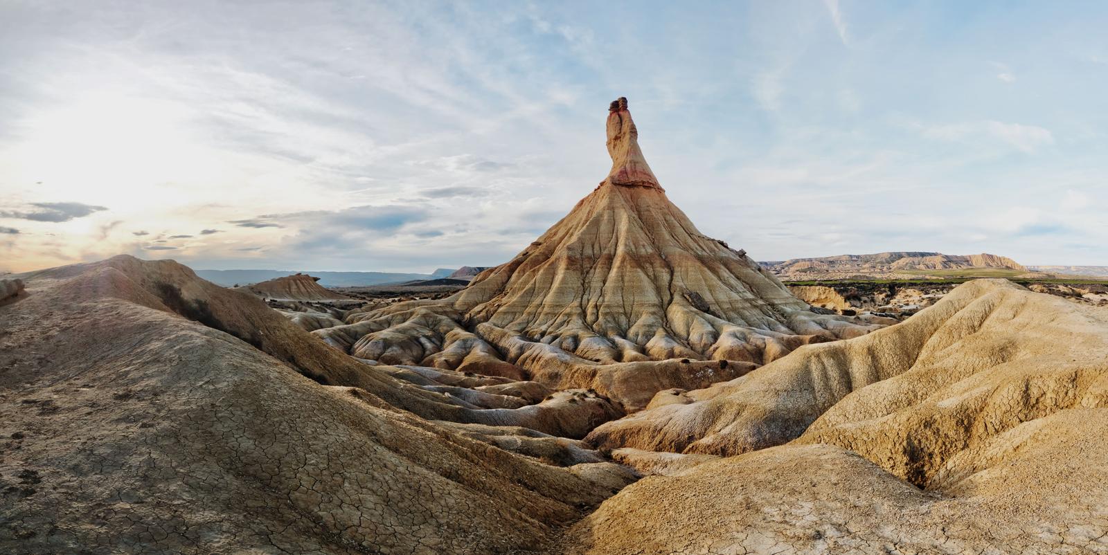 Vista de Castildetierra en Bardenas Reales en la ruta mtb por la Ribera de Navarra